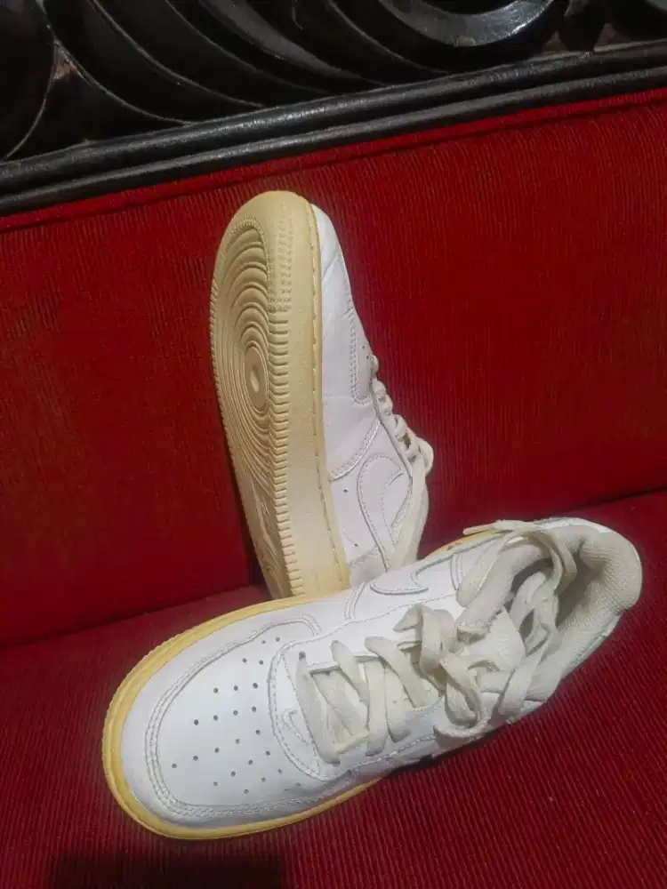 sepatu Balita bermerek layak pakai