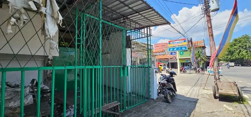 TANAH + BANGUNAN SRATEGIS TENGAH KOTA SEBELAH INDOMARET DI RADEN PATAH