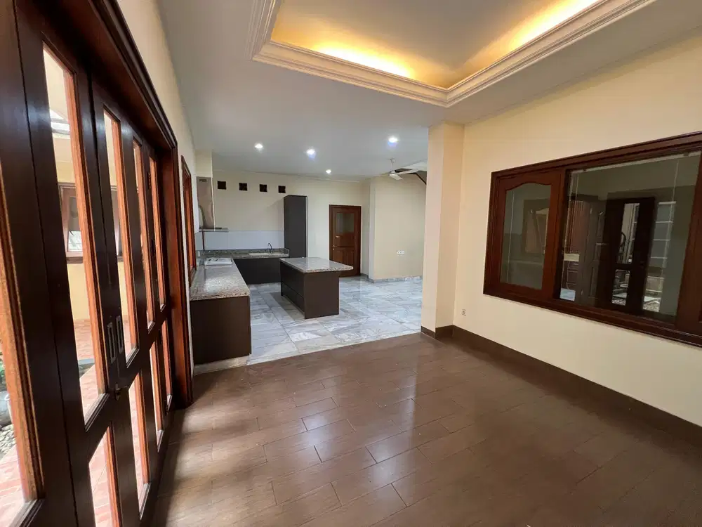 Disewakan / WTL Rumah Permata Buana Jakarta Barat Unit Langka & Rapi!