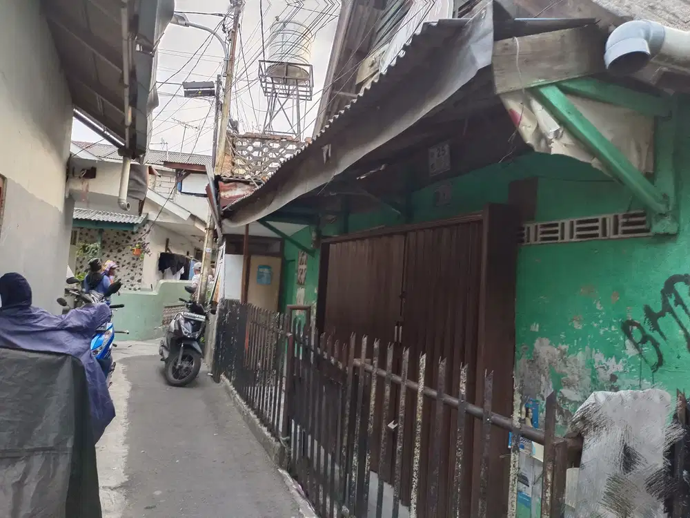 Dijual Cepat Rumah di Matraman Jakarta, Lokasi Strategis,Akses Mudah