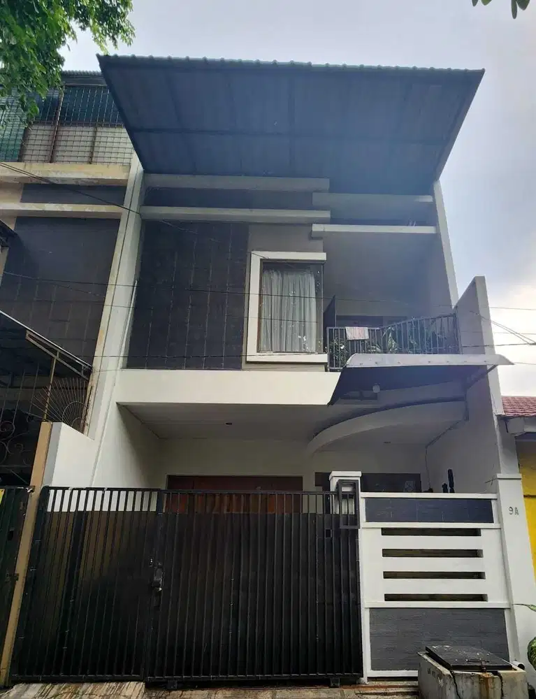 Ton - Dijual Rumah Cideng 2,5 Lantai Semi Furnish