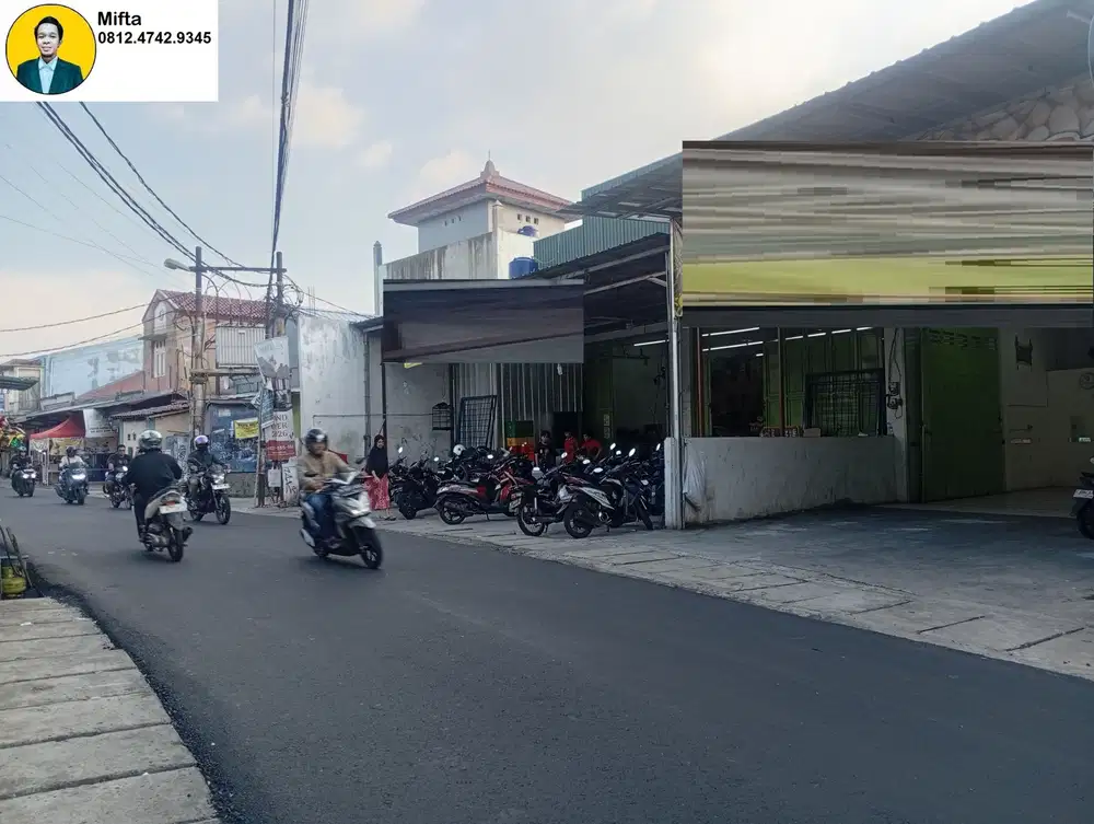 317 Jual Ruko 2 Lantai SHM Hadap Jalan Strategis di Cipadu Tangerang