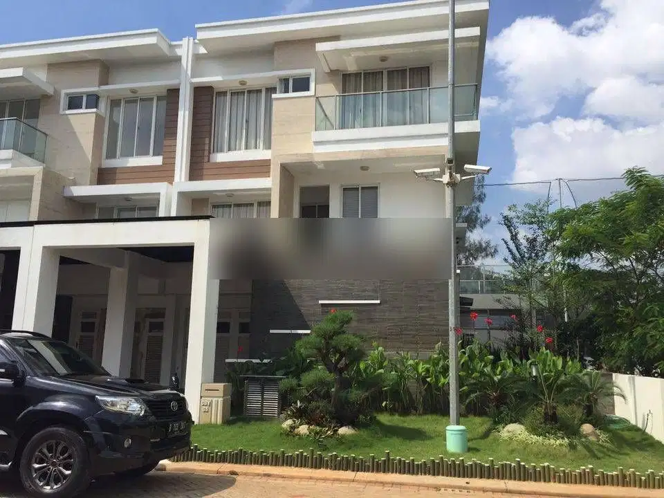DISEWAKAN Rumah Cantik / townhouse view golf di Golf Residences Kemayoran