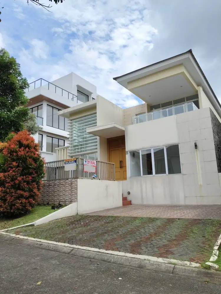 Rumah Luas Cluster Depan Sentul Argenia LT 396 Siap Huni