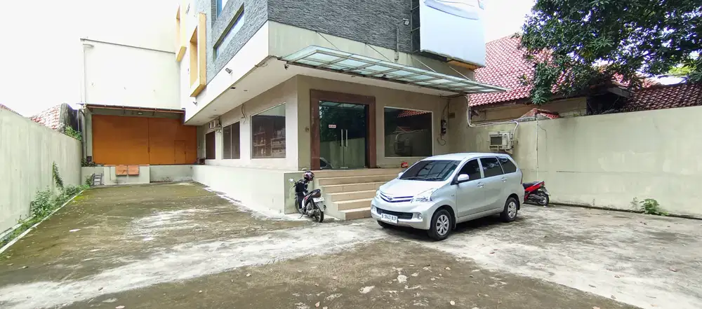 DIJUAL CEPAT! GUDANG & KANTOR 3 LANTAI SIAP PAKAI DI LOKASI STRATEGIS