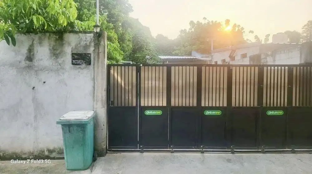 DIJUAL CEPAT Rumah eks Kantor hanya 250m ke Tol dan Jl. TB.Simatupang