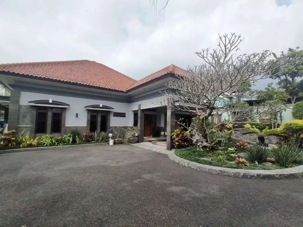 Rumah Villa Mewah Murah Plus Kolam Renang Dekat BNR, tol Jagorawi