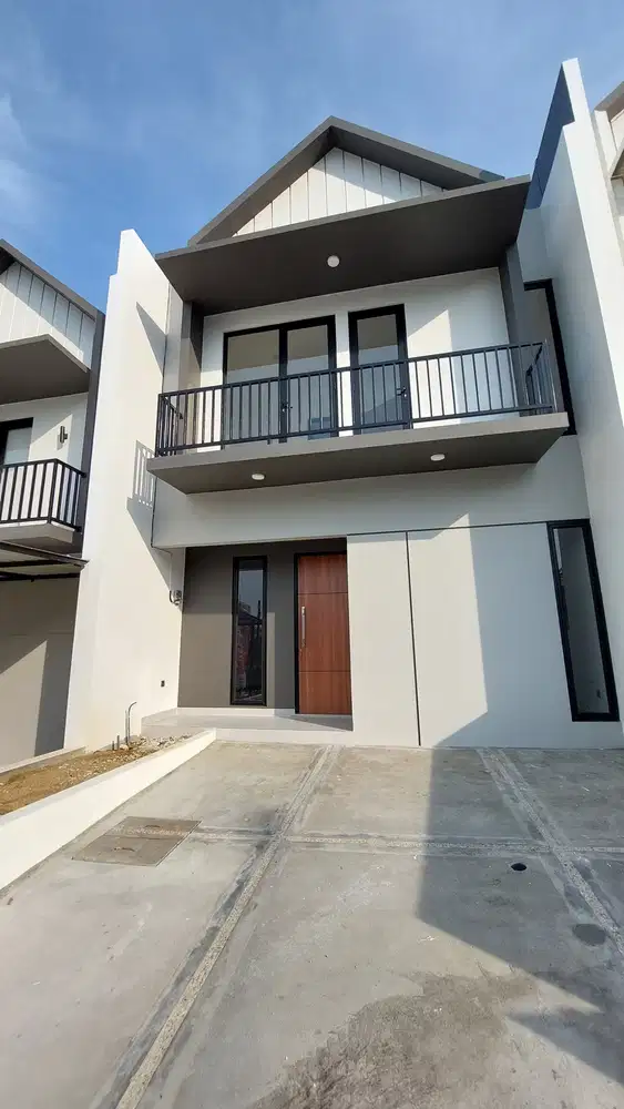 DIJUAL RUMAH BEST VIEW DEPAN TAMAN DI TEMBALANG SEMARANG