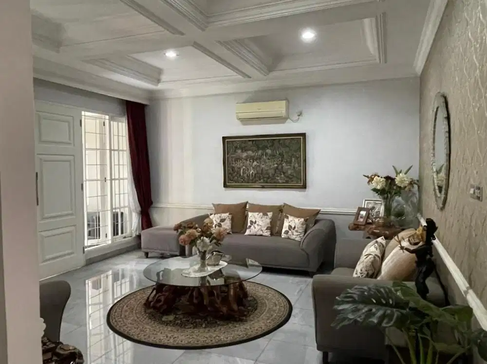 Disewakan rumah 5 kamar Pejaten Jakarta Selatan