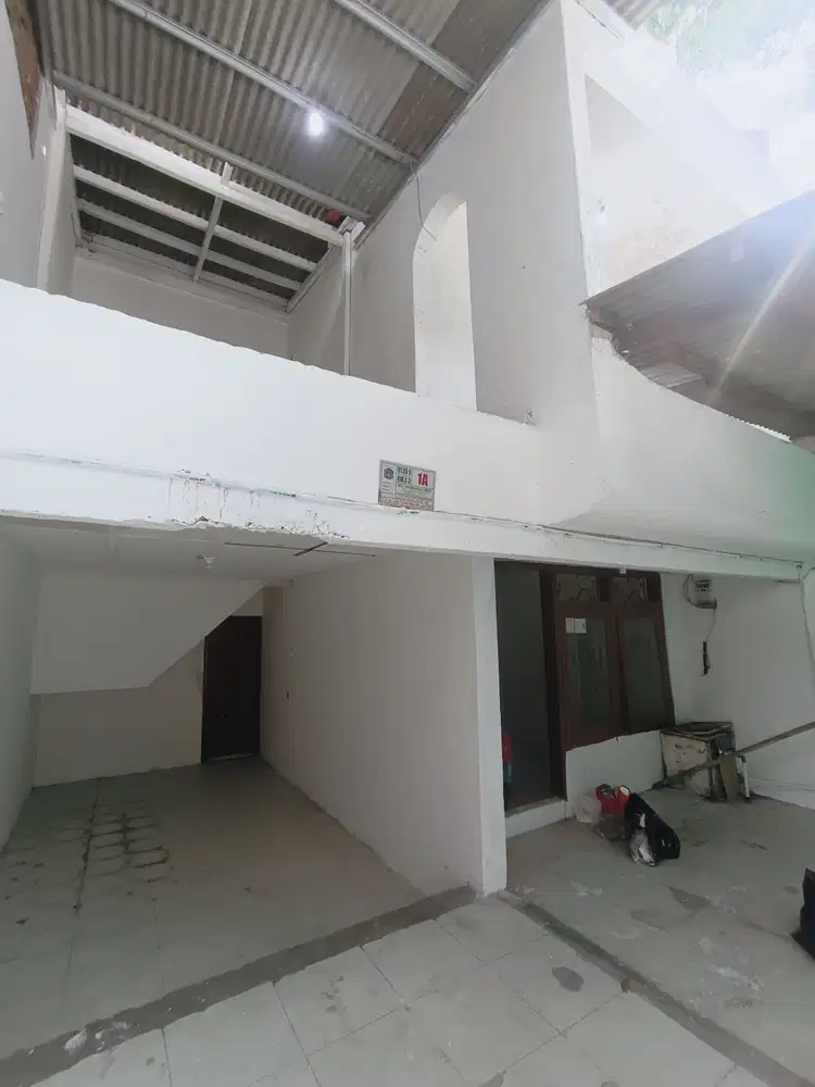 Disewakan rumah luas pinggir jalan raya pademangan timur jakarta utara