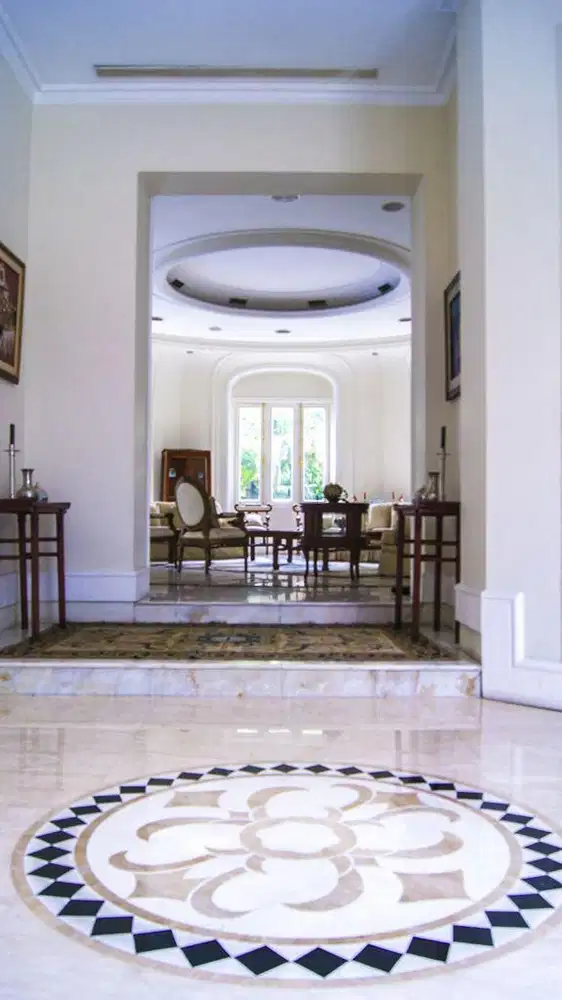 Jual / Sewa Rumah Mewah Siap Huni Fully Furnished 2 Lantai di Kuningan