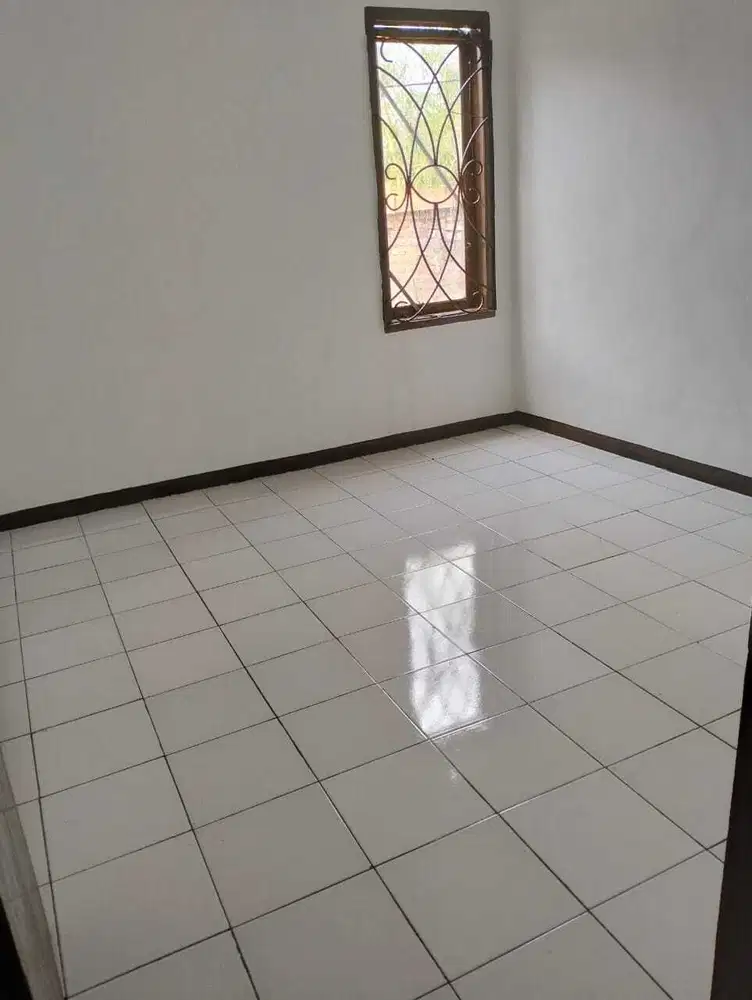 Rumah MURAH 2 lantai bagus baru renov Komplek Pondok Bunga Sariwangi