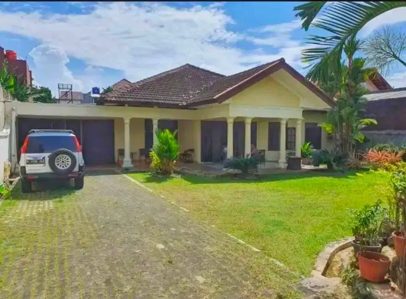 Dijual Rumah luas di pinggir jalan raya Balekambang Condet Jaktim