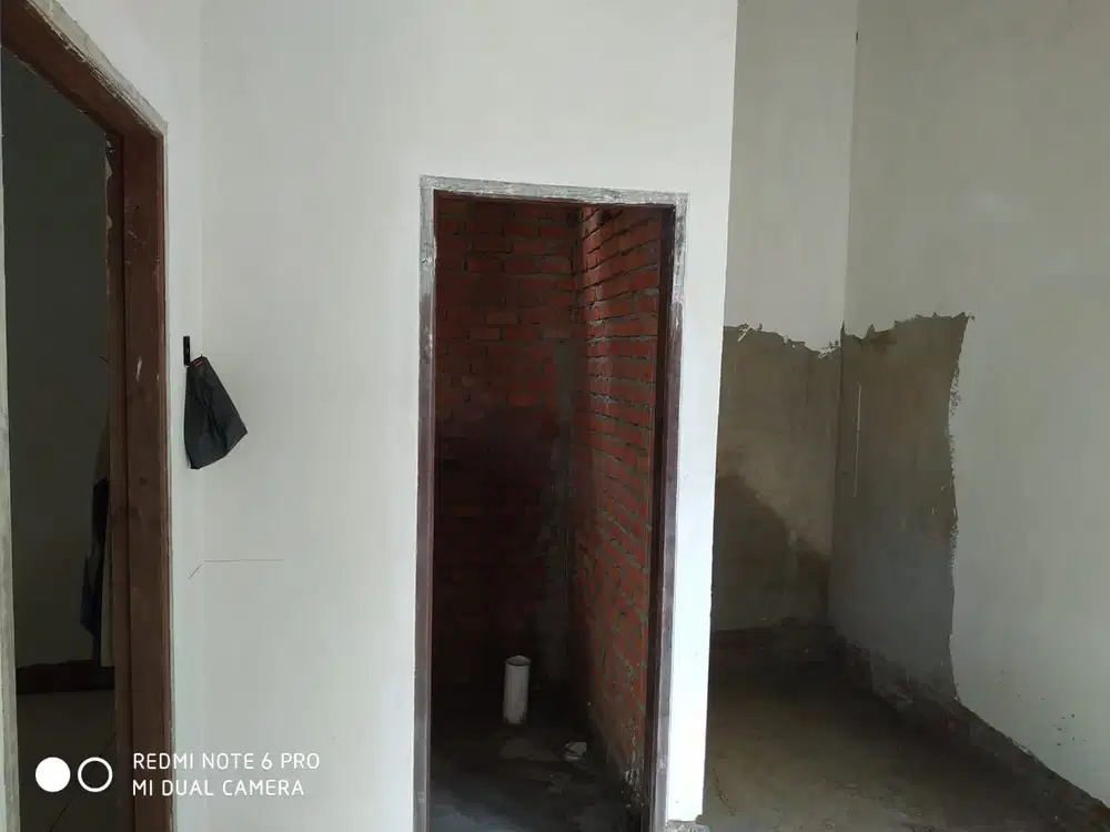 Rumah murah dgn fasilitas umum kolam renang.