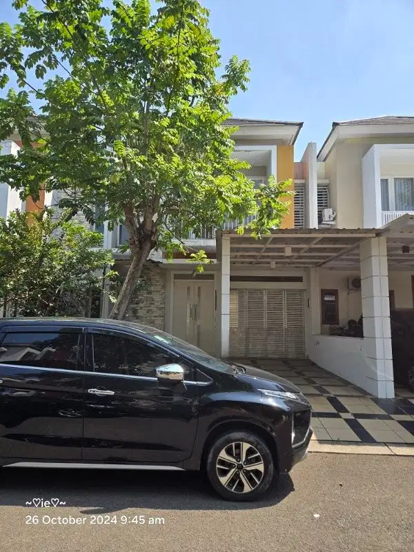 Rumah 2 Lantai Dekat Club House di Cluster Palm Summarecon Bekasi