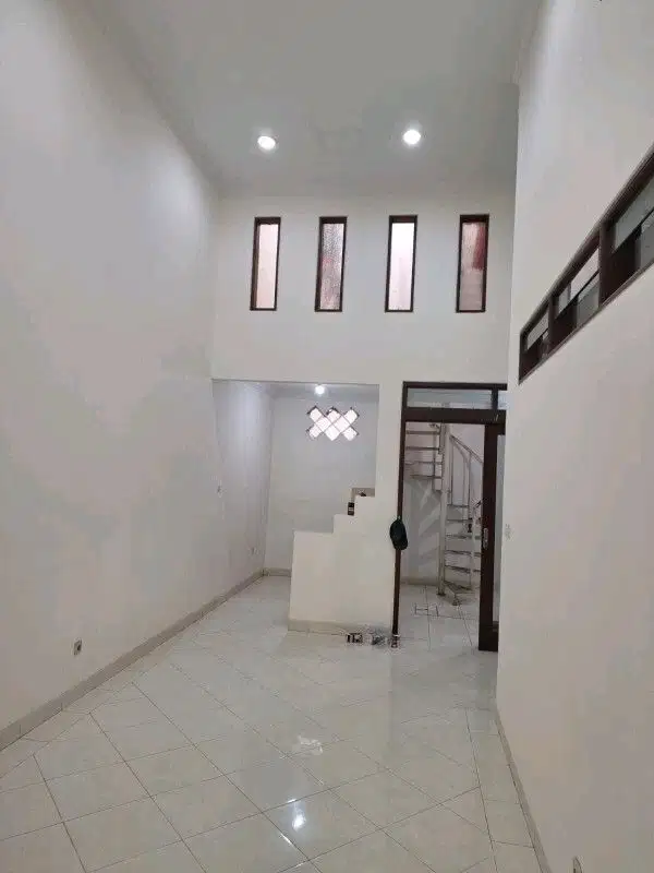 Rumah Di Tki 3 Siap Huni, Taman Kopo Indah Ref.04996