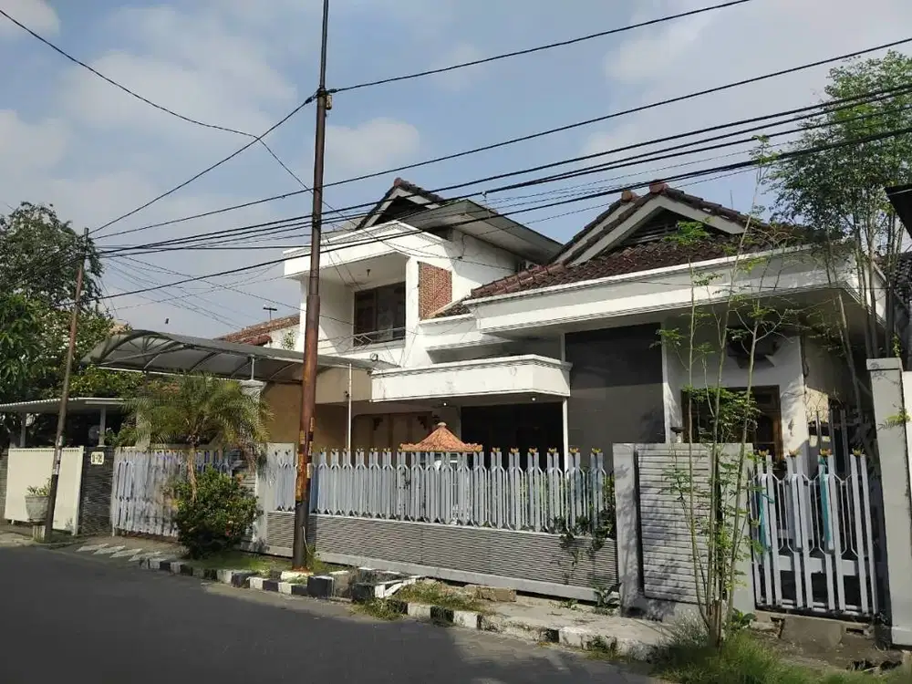 Dijual Rumah Siap Huni Dharmahusada Indah Barat Surabaya Timur
