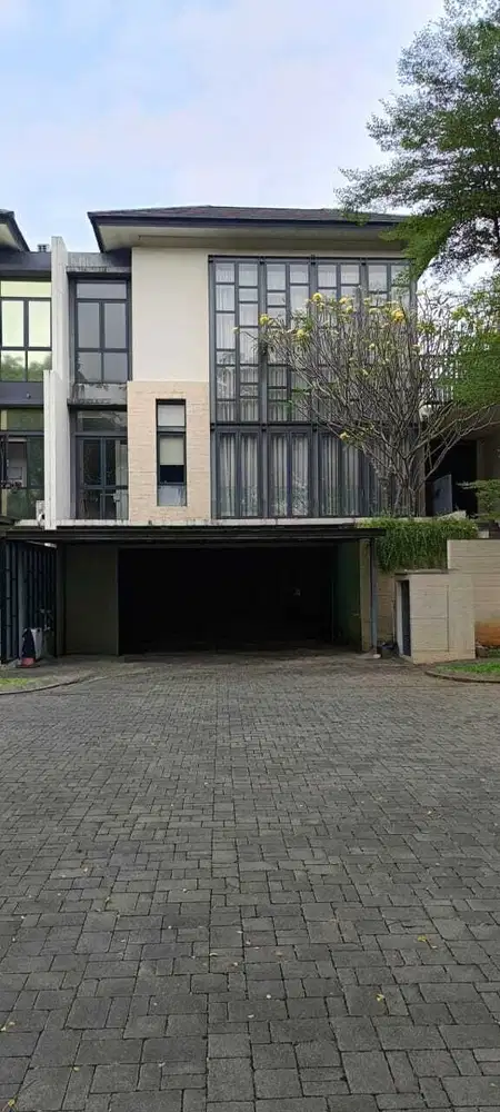 Rumah mewah siap huni di Navapark bsd