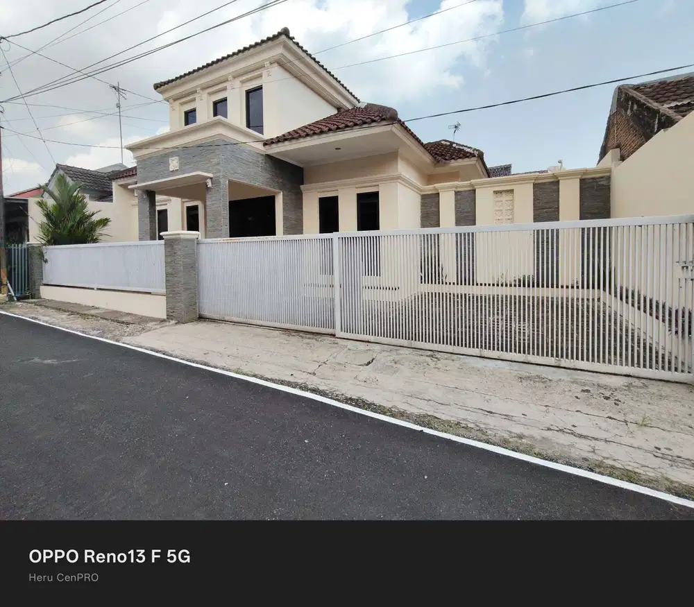 Rumah mewah perum Bantarsoka dekat stasiun  Purwokerto