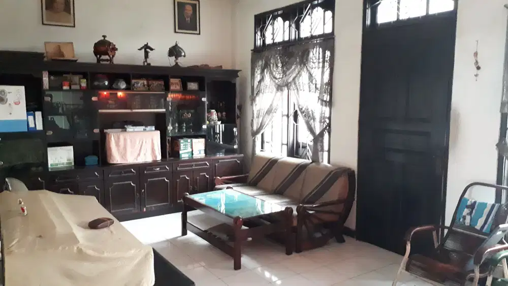 Dijual Ruko 4 Lantai Semi Furnish di Letjen Suprapto, Jakarta Pusat