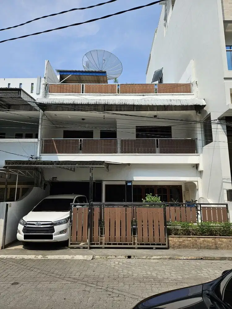 Dijual Cepat! Rumah Timur Baru Satu Medan – Siap Huni, Harga Nego!