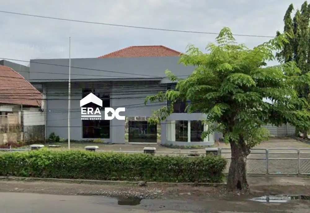 Ruang Usaha Luas Tengah Kota Cocok Untuk Showroom di DI Panjaitan