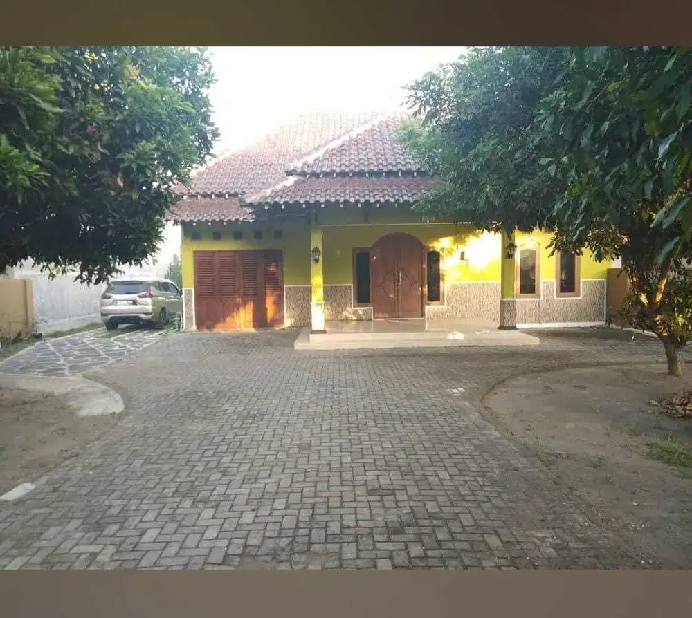 Rumah Dengan Halaman Luas Cocok Kantor Dan Hunian Lokasi Berbah