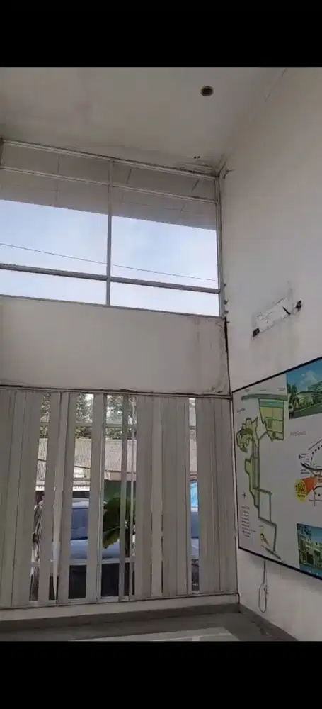 Disewa Cepat Gedung 2 Lantai Lokasi Ramai & Strategis di Pinggir Jalan