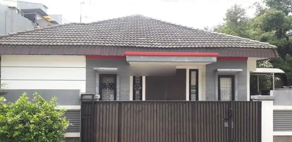 Rumah Hoek, nyaman, dan tenang, SIAP HUNI