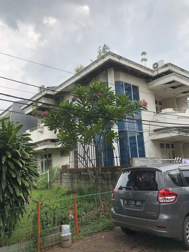 DIJUAL RUMAH LAMA @CITRA GARDEN 2 JAKARTA BARAT DEPAN TAMAN BESAR LOKASI STRATEGIS
