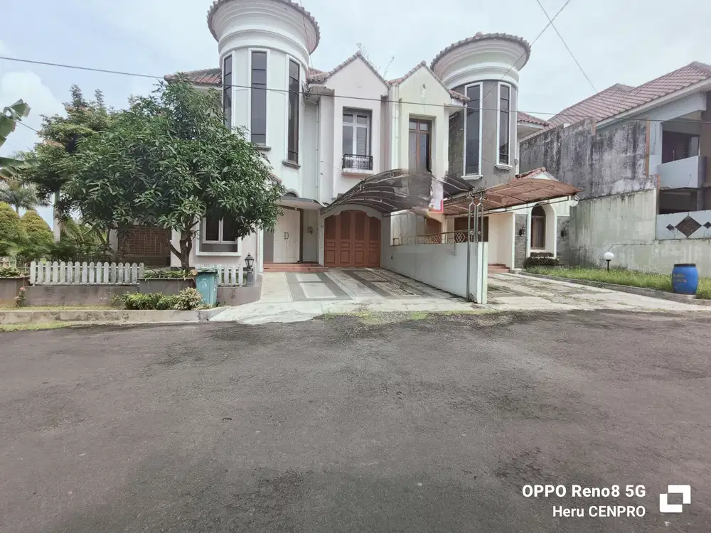 Rumah Mewah 2 lantai perum elit dekat wisata Baturaden, kampus Unsoed