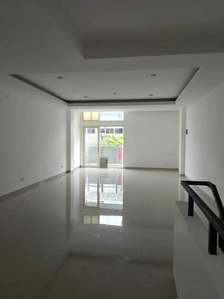 Jual Ruko di Apartemen Thamrin Residences 4 ,5 Lantai Bagus