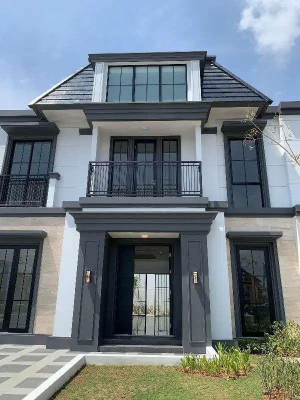 Rumah Sultan di Citraland Tallasa City , Makassar