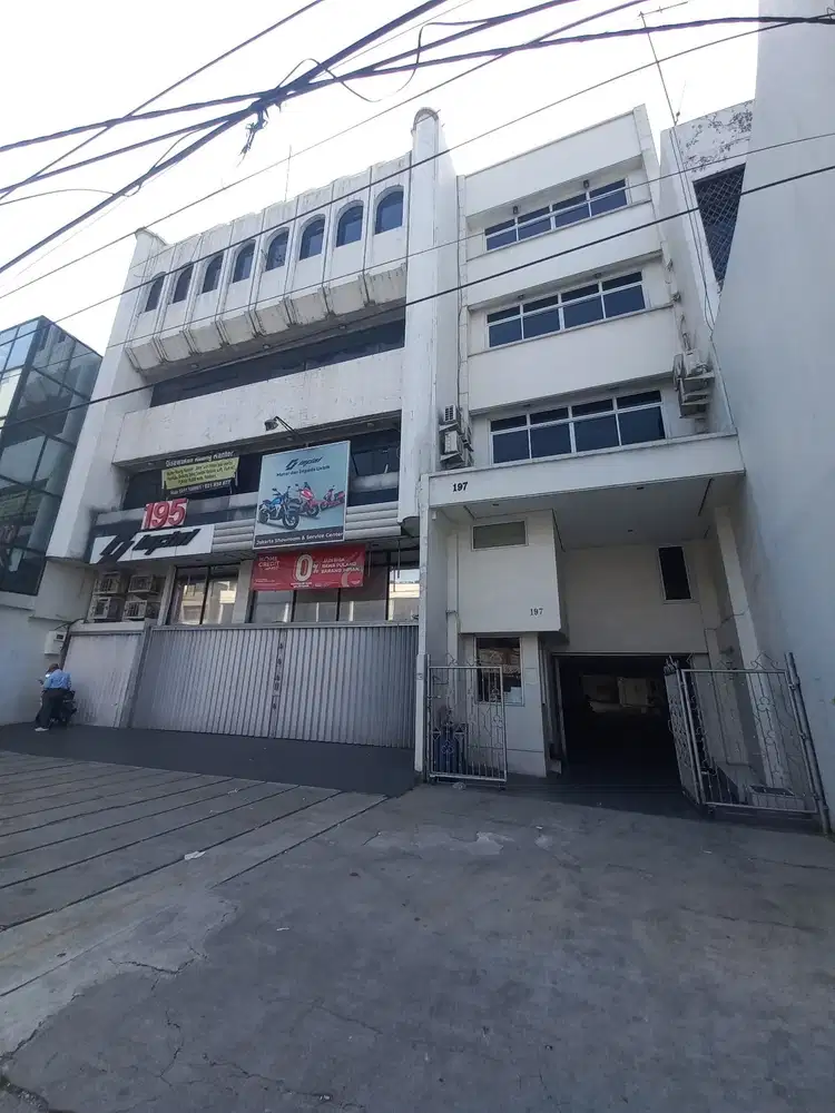 DIJUAL BANGUNAN SHOWROOM DI JAKARTA TIMUR!