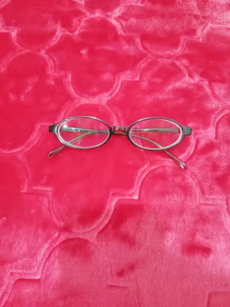 Kacamata ( minus _3,75 )photochromic anti radiasi ori 200 pas Cilebut