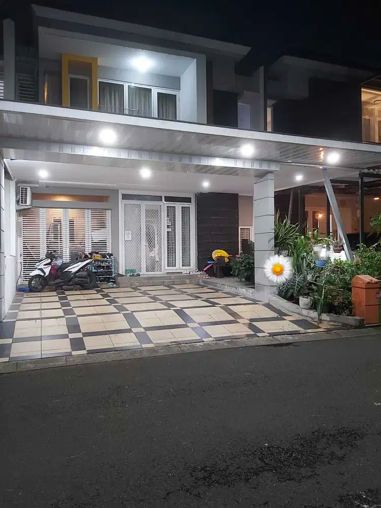 Rumah cantik Sudah Renov Lebar 8 di Summarecon Bekasi