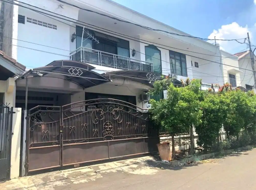 MEWAH KOKOH di Komplek Pulomas Rumah Jakarta Timur