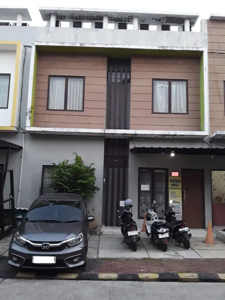 Dijual Full Furnished Rumah Kost 9 Kamar di Galuhmas Karawang