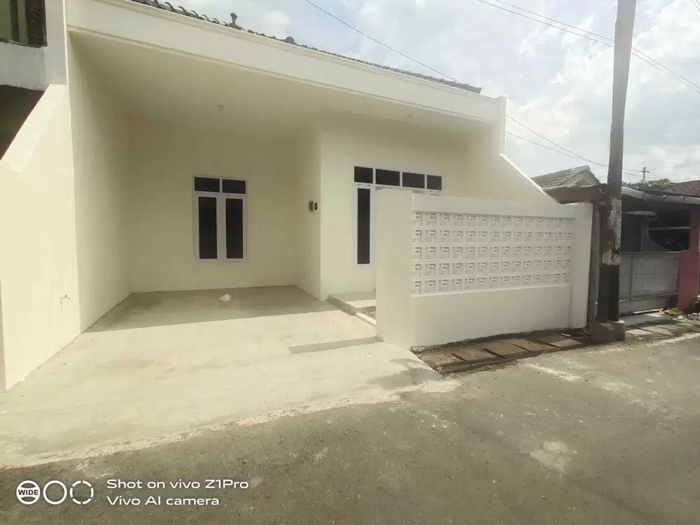 Rumah Bangunan Baru Komplek Nyaman Dekat Menara Teratai