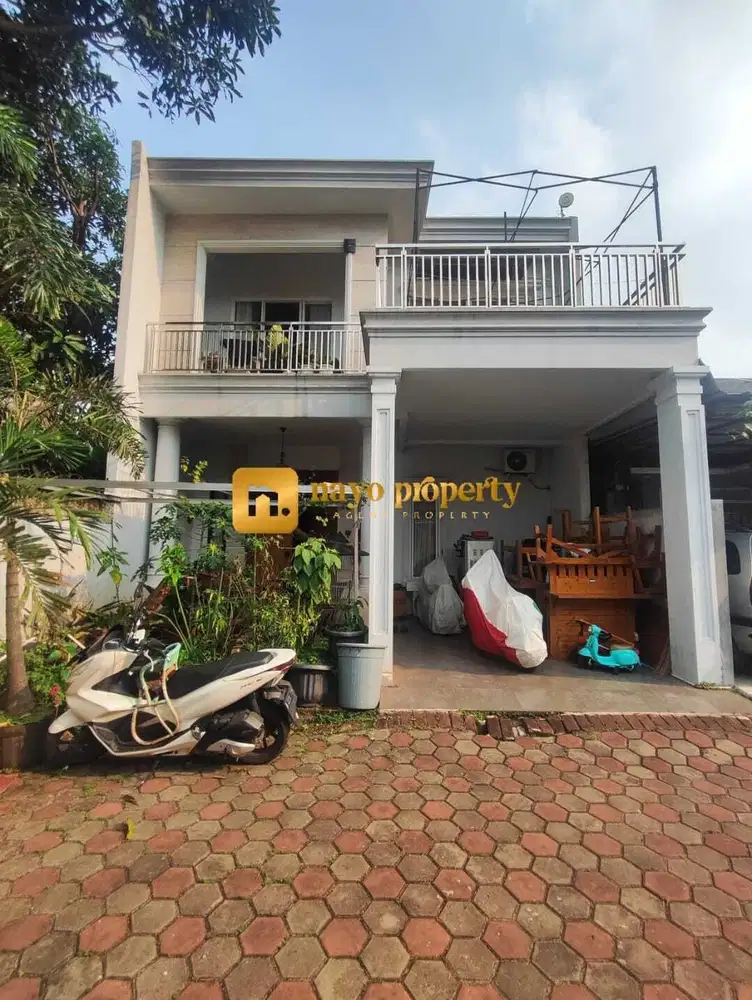 Rumah Pojok Dalam Cluster Ada Kolam Renang di Mustika Jaya Bekasi