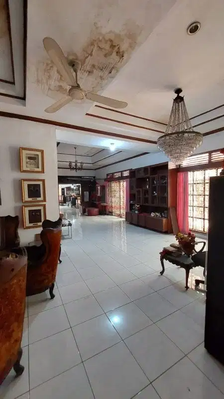 Dijual Rumah Lama Dalam Cluster Area Tenang Di Area Cideng