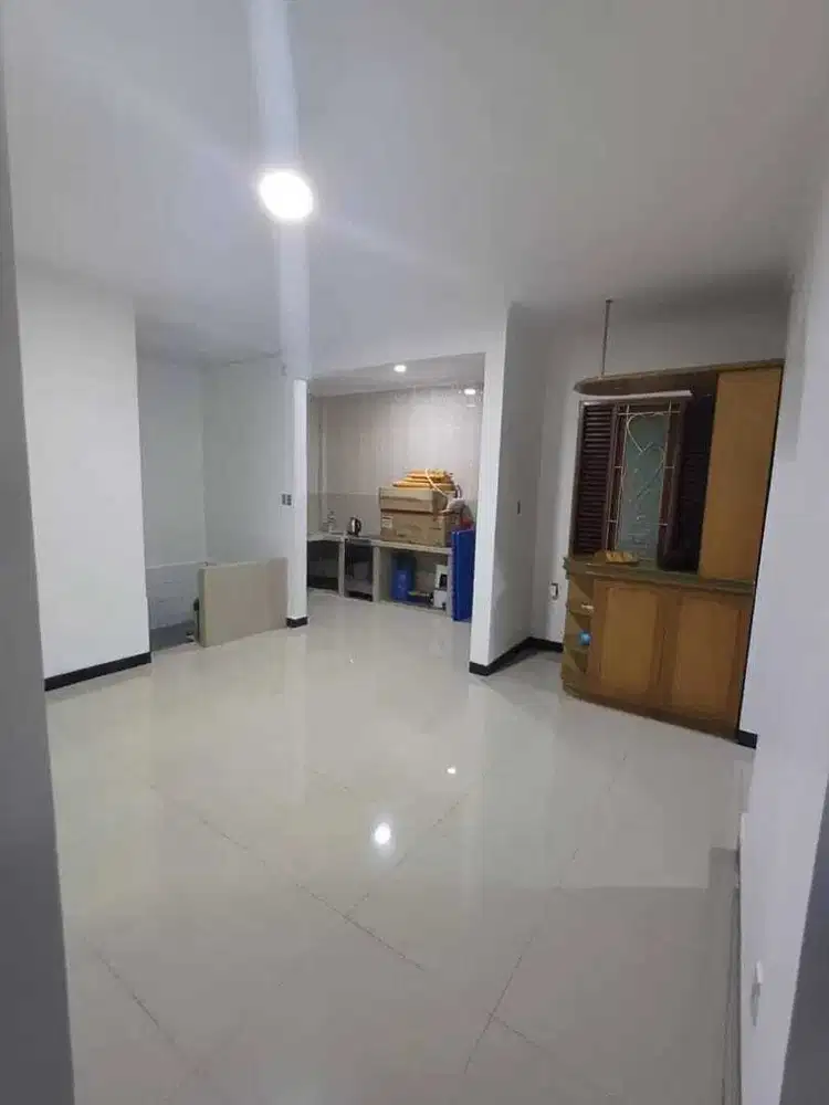 Di sewakan Rumah Luas dan Murah di Pondok Bambu, Aman, Nyaman