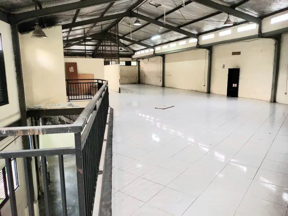 DIJUAL/DISEWAKAN BANGUNAN lok strategis  siap huni di Jatisari Jatiasi