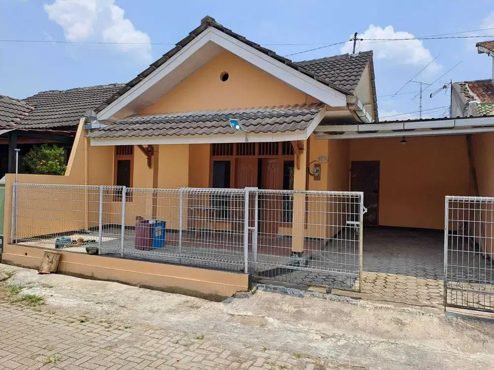 Dijual Rumah Cantik Cocok Utk Keluarga Atau Kosan, Dekat UMP