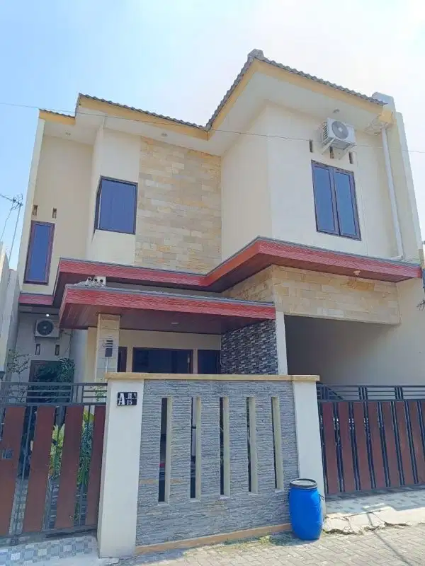 Rumah Bagus 2 Lantai Siap Pakai Lokasi Tohudan Colomadu (DR)