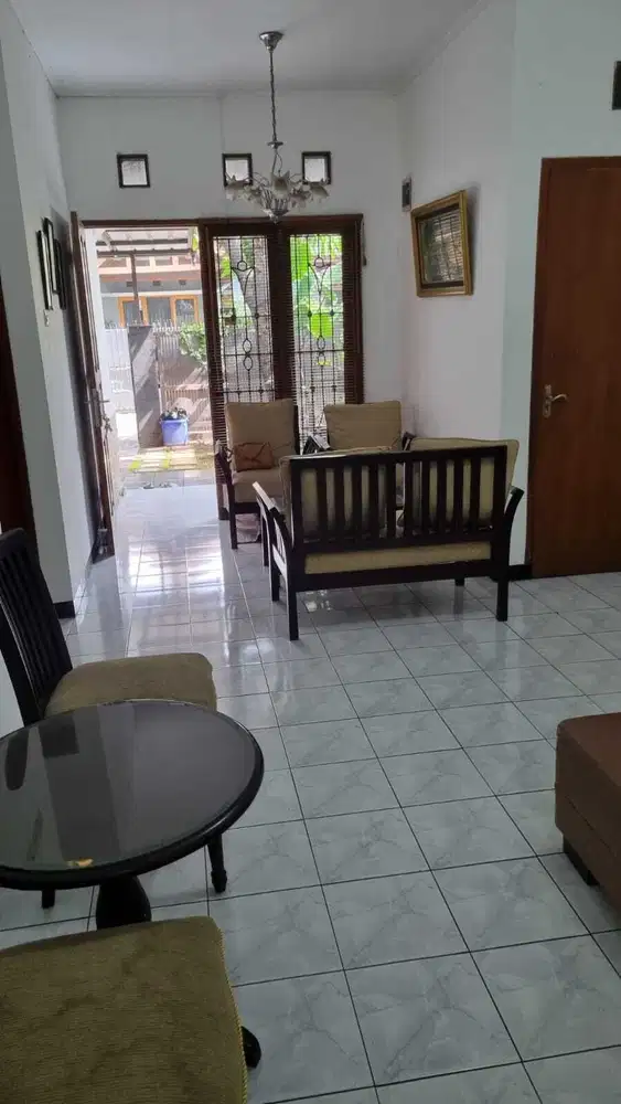 Disewakan Rumah Siap Huni Semi Furnished di Antapani