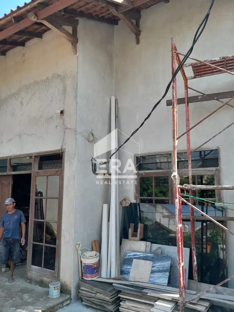 Dijual Cepat Rumah (Dalam Proses Renovasi) di Sebelah Mall Festive Wal