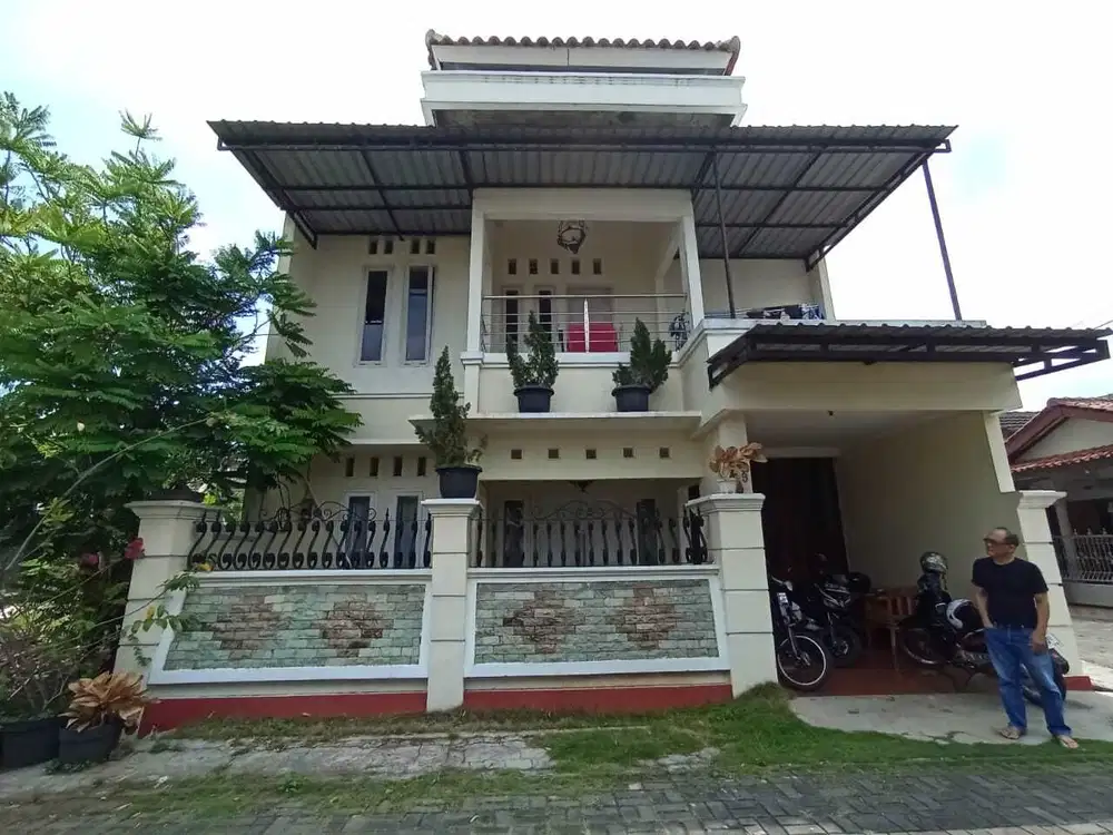 Rumah mewah 2 lantai perum dekat terminal Purwokerto