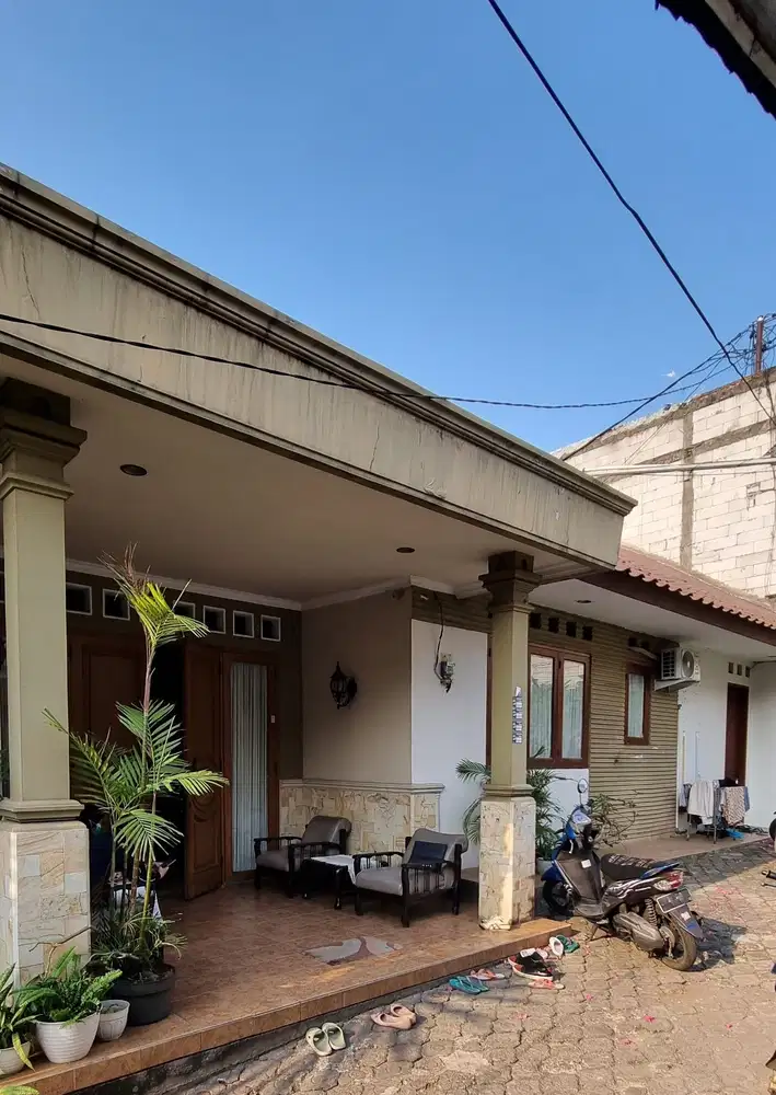 DI JUAL RUMAH DAN KONTRAKAN JATI PADANG LOKASI STRATEGIS