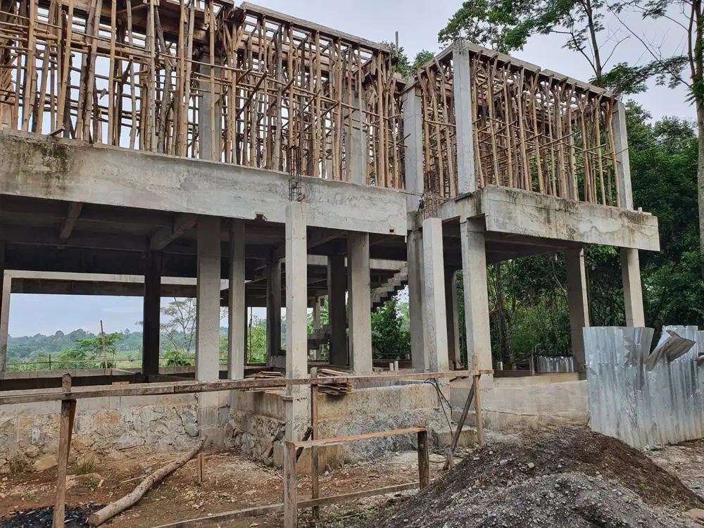 DIJUAL CEPAT TANAH BONUS BANGUNAN COCOK DIJADIKAN VILLA DI JEPARA